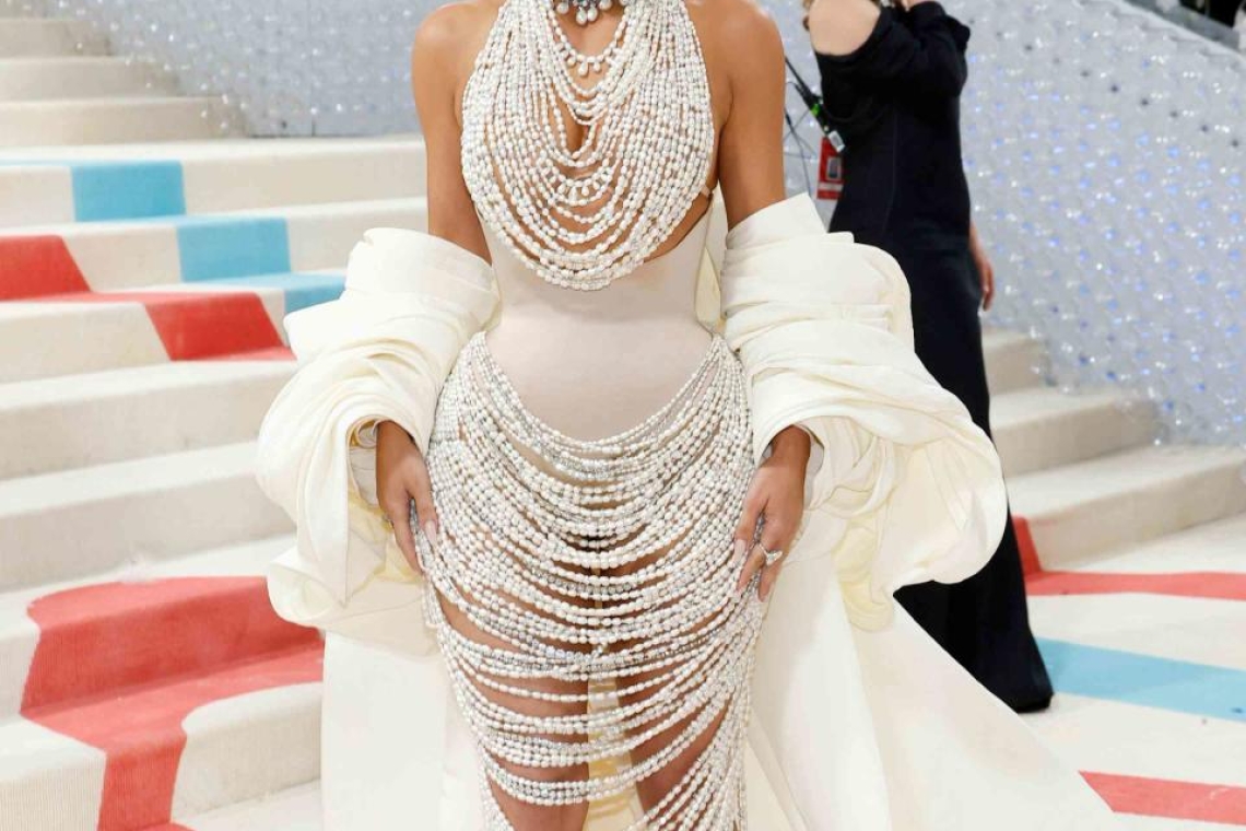 La tenue osée de Kim Kardashian au Met Gala 2024 soulève la polémique