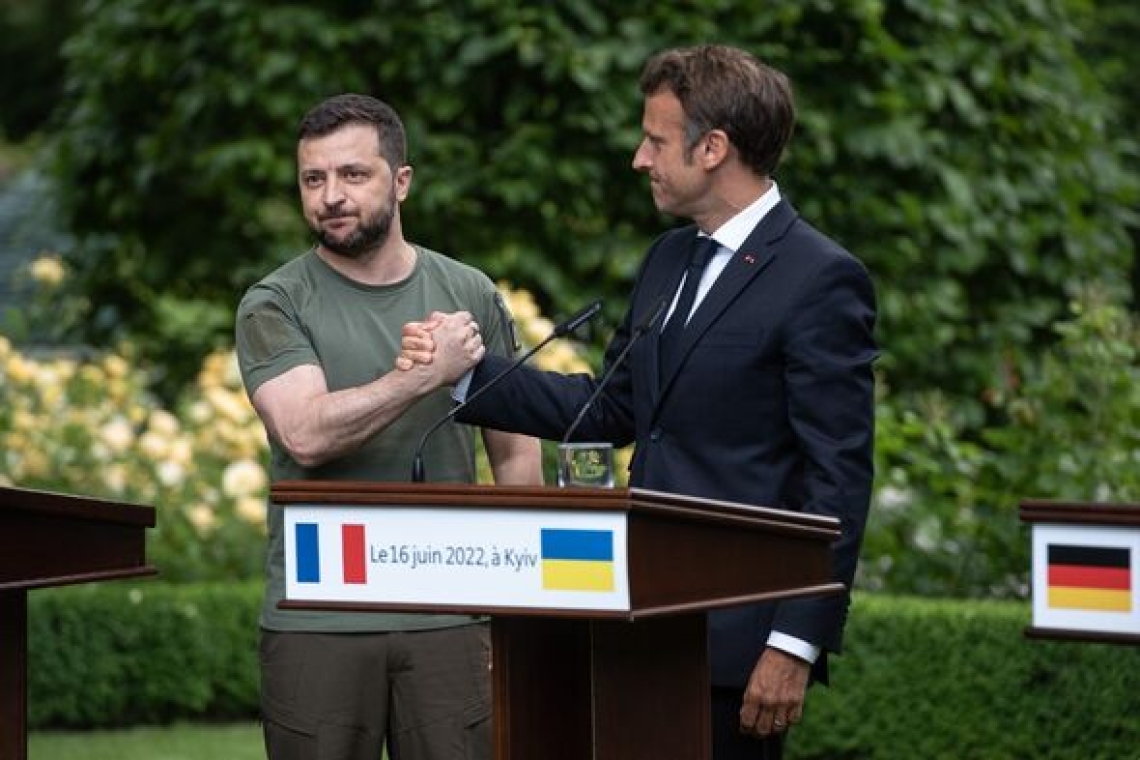 La France envisage d'envoyer des instructeurs militaires en Ukraine