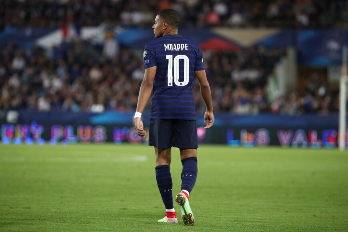 Kylian Mbappé appelle à "faire le bon choix" aux législatives pour rester "fier" des Bleus