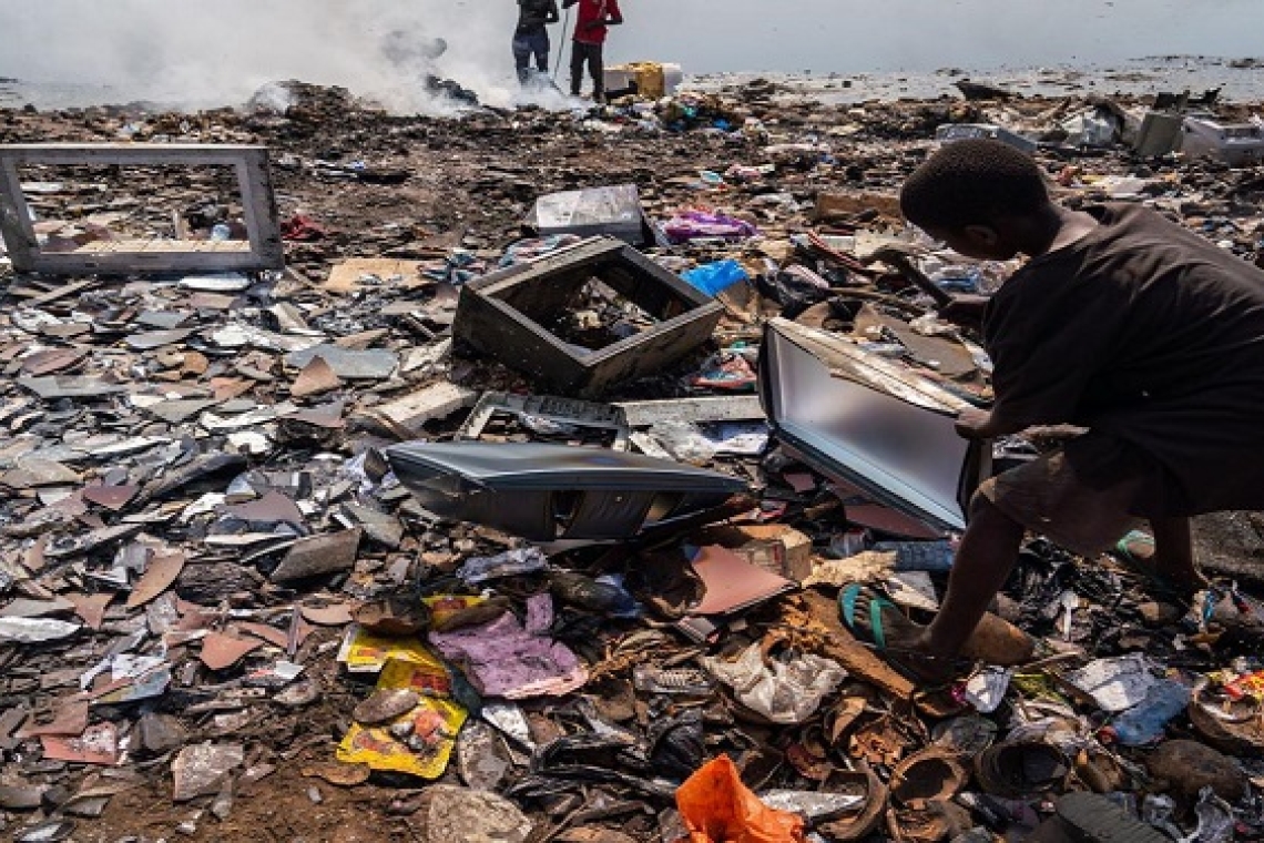 L'Afrique face au défi des déchets électroniques : entre opportunités économiques et risques écologiques