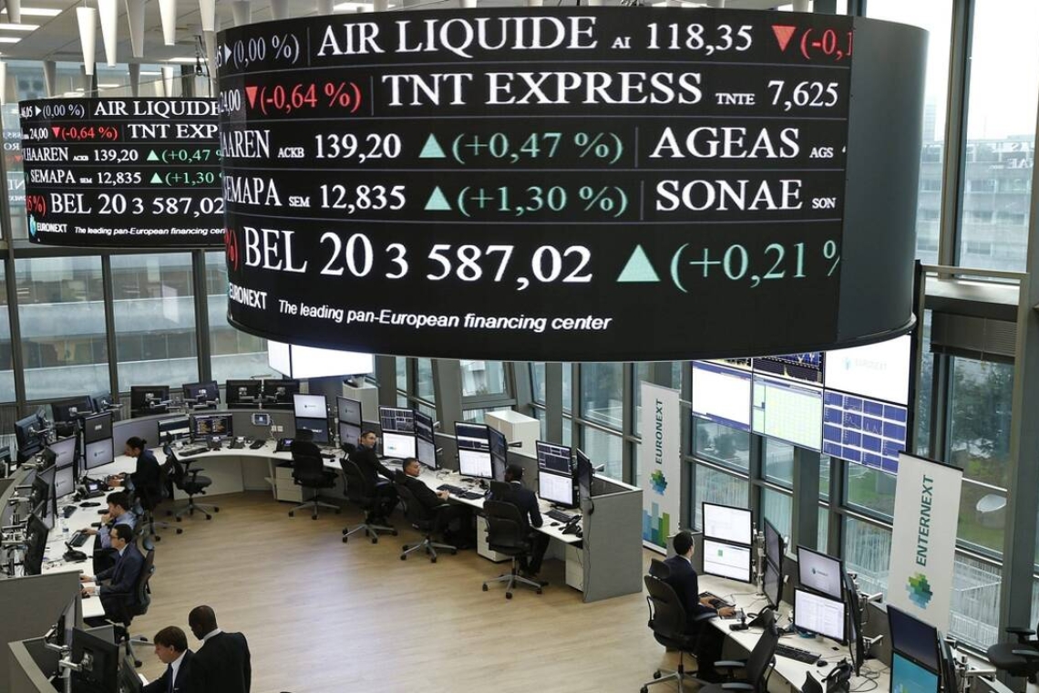 La Bourse de Paris se ressaisit malgré l'incertitude politique