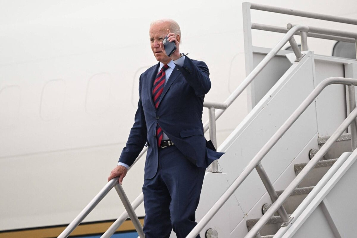 Biden fragilisé : la campagne présidentielle en suspens face au Covid et aux doutes démocrates