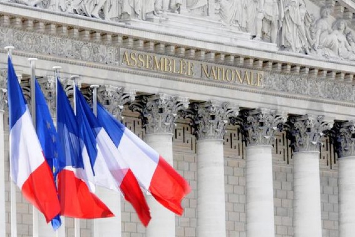 Élection controversée à la présidence de l'Assemblée : la démocratie française à l'épreuve