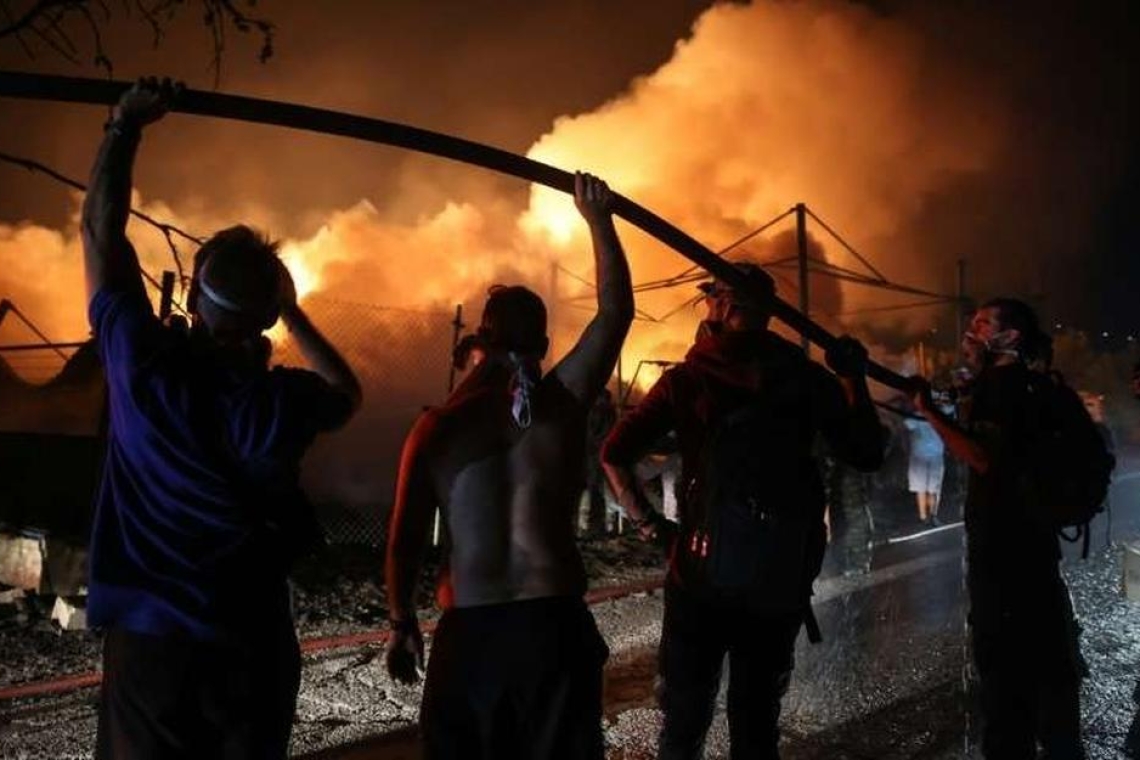 Grèce : Troisième Jour de Lutte Contre l'Incendie qui Ravage la Banlieue d'Athènes