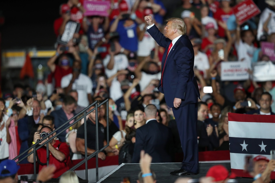 Présidentielle américaine : Donald Trump donne un cours d’économie en plein meeting avec... des Tic Tac