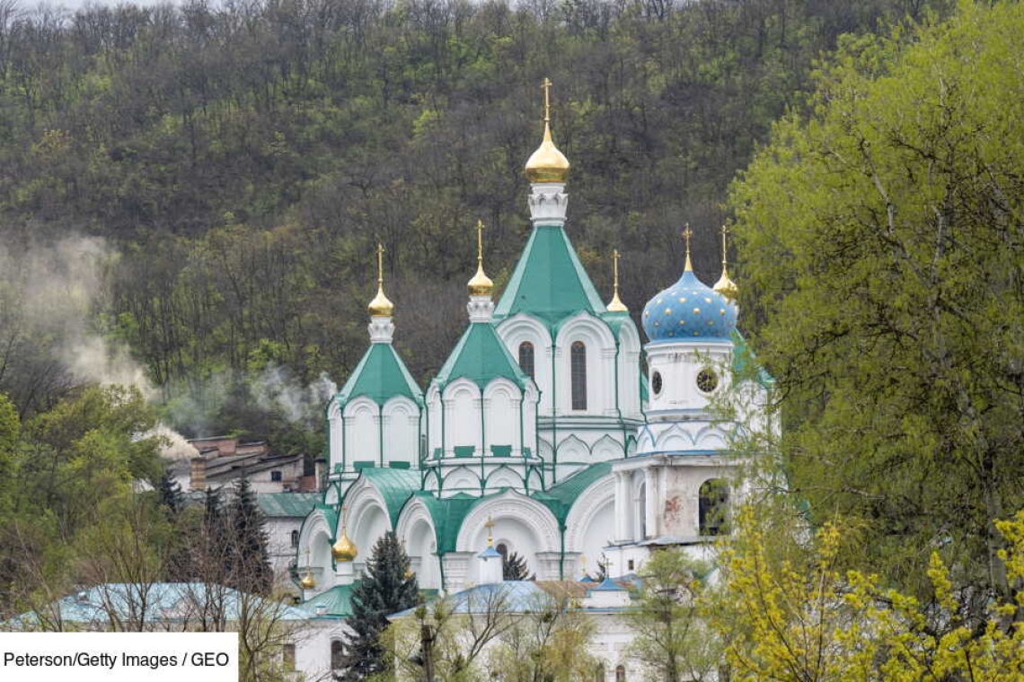 Le Parlement Ukrainien Interdit l'Église Orthodoxe Liée à la Russie