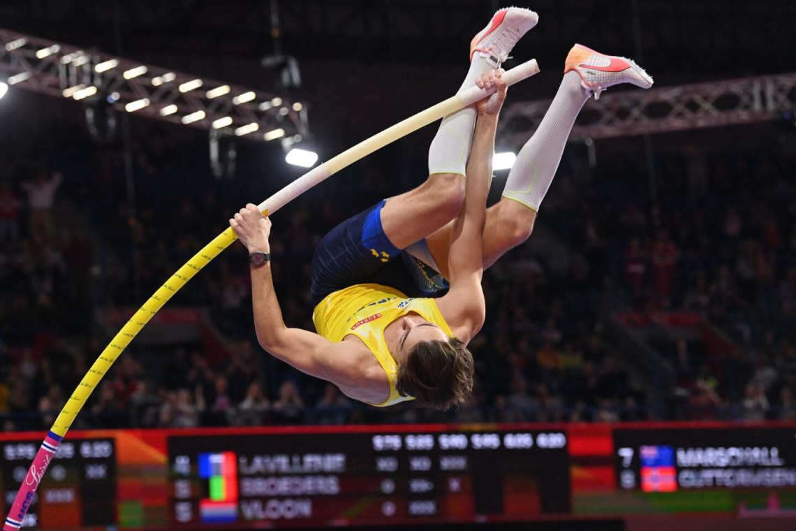 Armand Duplantis pulvérise son propre record du monde à la perche, franchissant 6,26 m