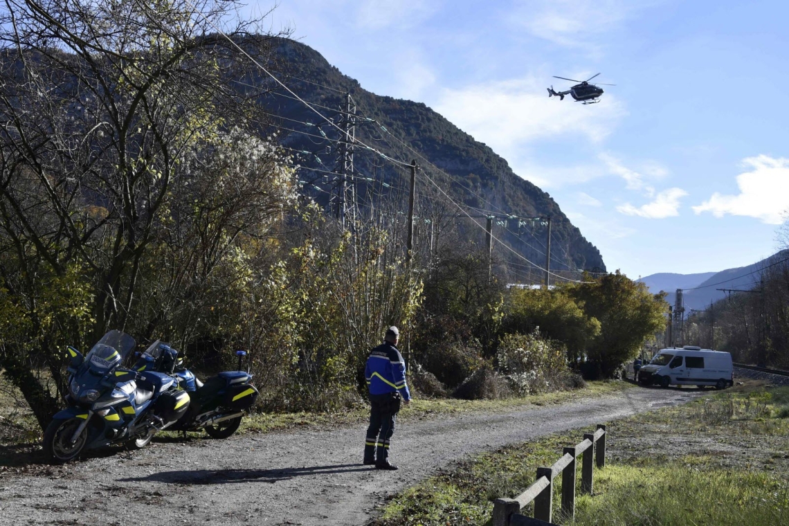 Un gendarme tué dans les alpes-maritimes : la traque du chauffard en fuite s'intensifie