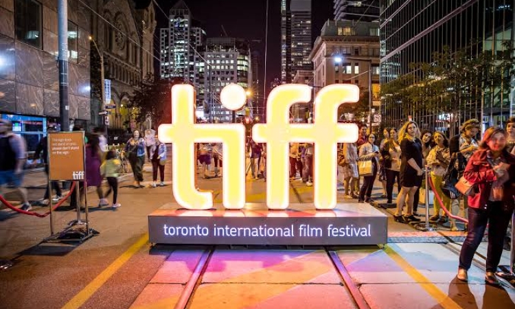 Omondo Culture - Un pape et un robot font sensation au Festival international du film de Toronto