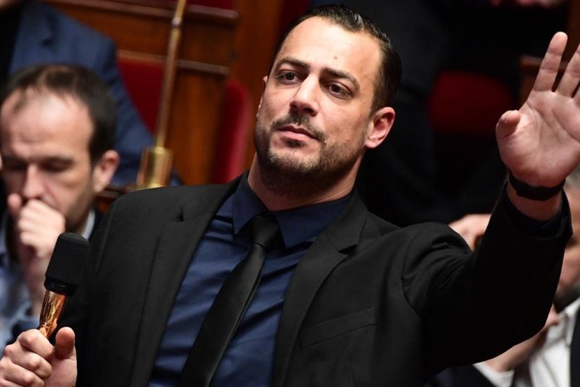 OMONDO POLITIQUE - La gauche défend Sébastien Delogu, moqué pour ses difficultés à l'Assemblée