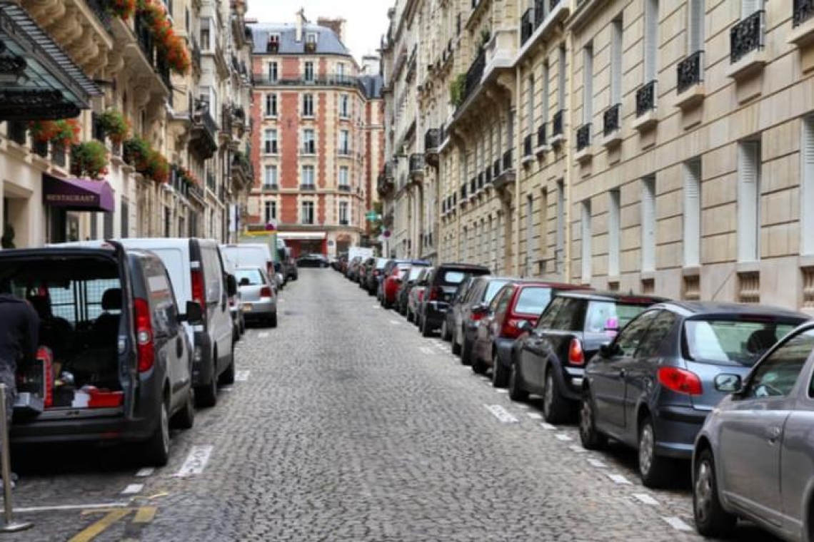 Hausse des tarifs de stationnement pour les SUV : la mairie de Paris revoit sa copie pour certains véhicules