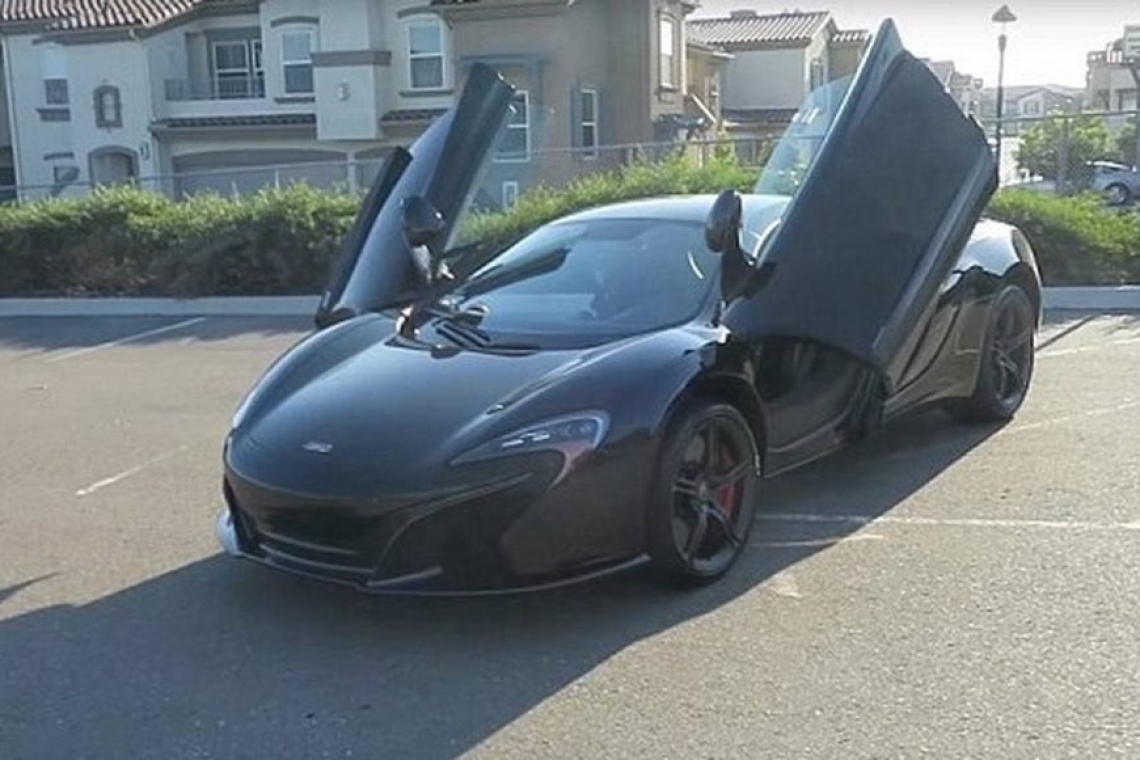 OMONDO FAITS DIVERS - Un youtubeur accidente sa McLaren sur l’autoroute en plein live