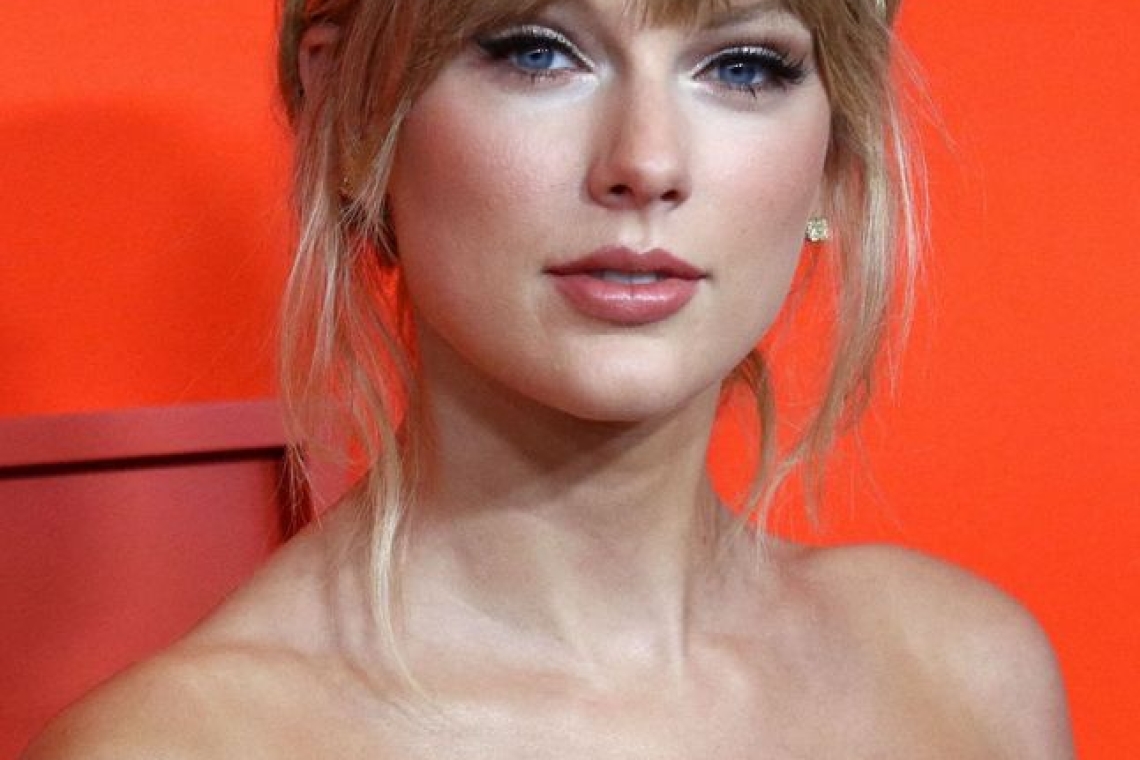 OMONDO MUSIQUE - Taylor Swift bat tous les records avec son dernier album, dépassant les Beatles