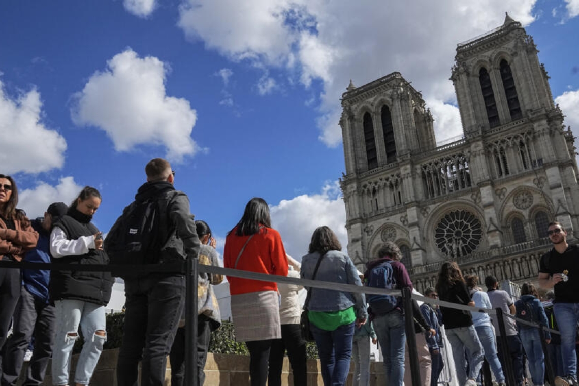 OMONDO SOCIÉTÉ - Débat sur l'entrée payante à Notre-Dame de Paris : entre patrimoine et accessibilité