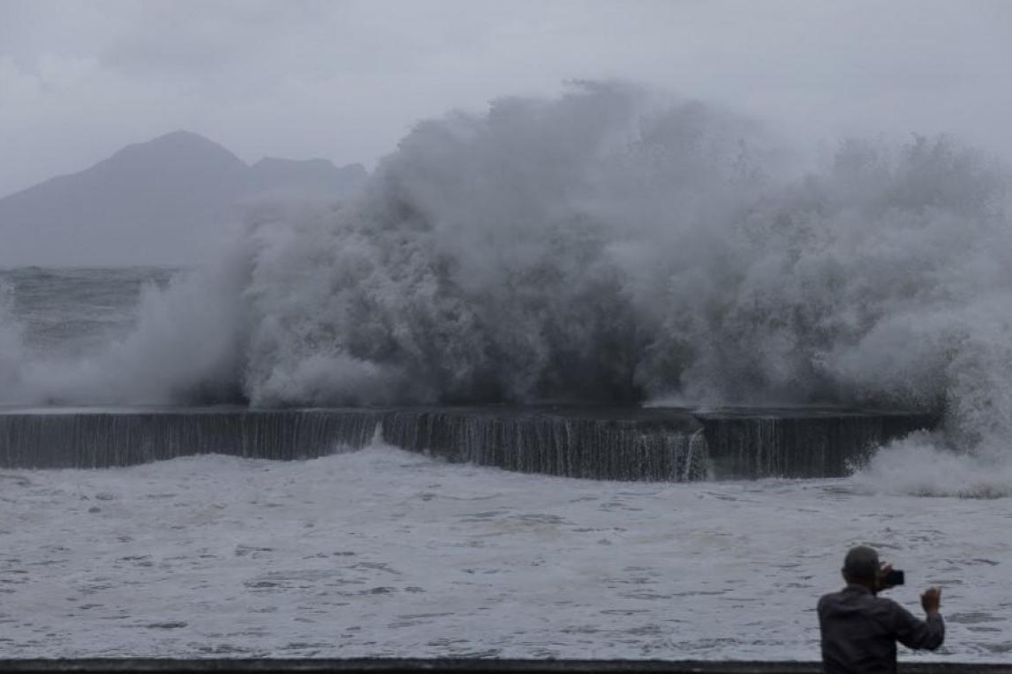 OMONDO ENVIRONNEMENT - Typhon à Taïwan : des vagues de cinq mètres et des milliers de personnes évacuées