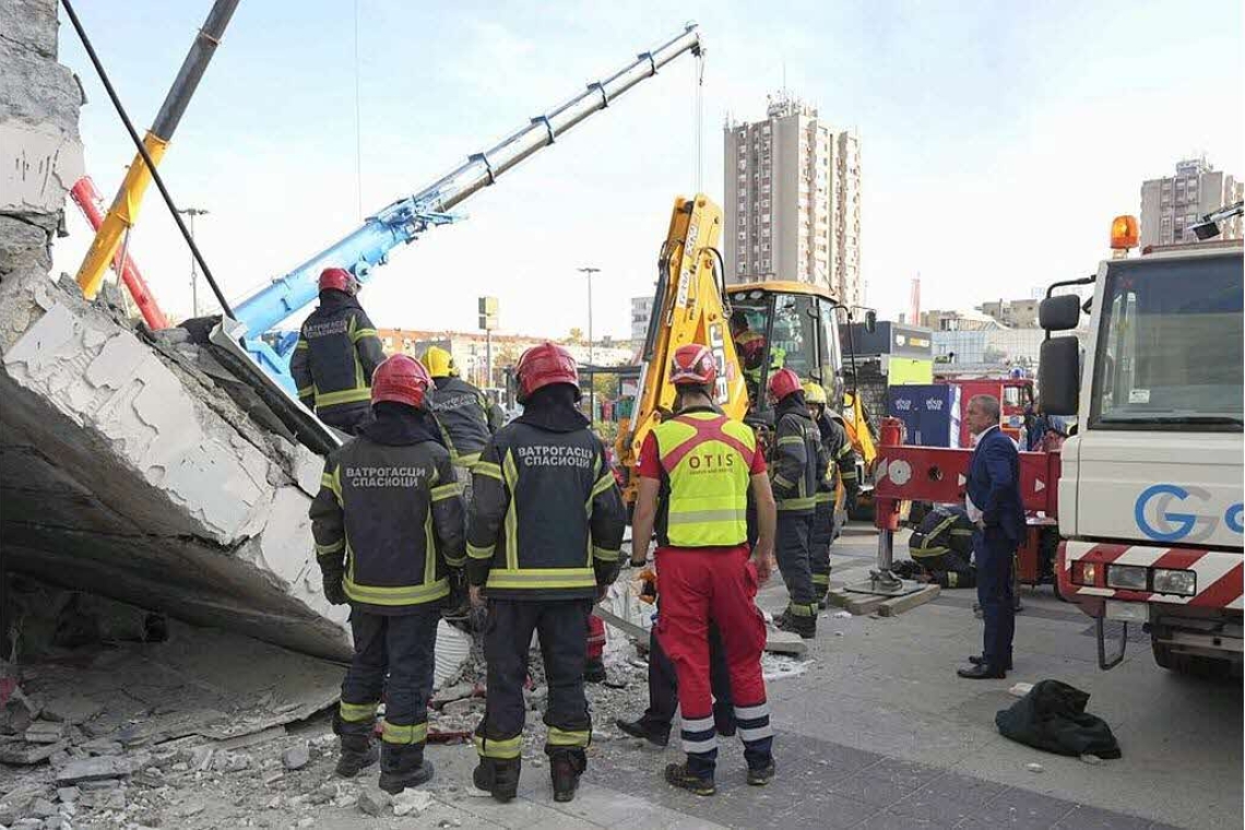 OMONDO FAITS DIVERS - Serbie : 14 morts dans l'effondrement d'un toit de gare, journée de deuil samedi