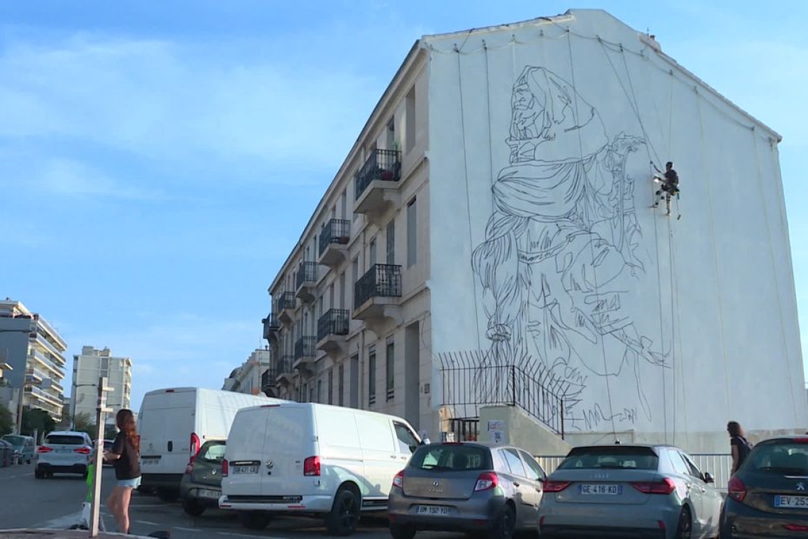 OMONDO SOCIÉTÉ - Marseille : une fresque géante pour SOS Méditerranée sur le "mur Zidane"