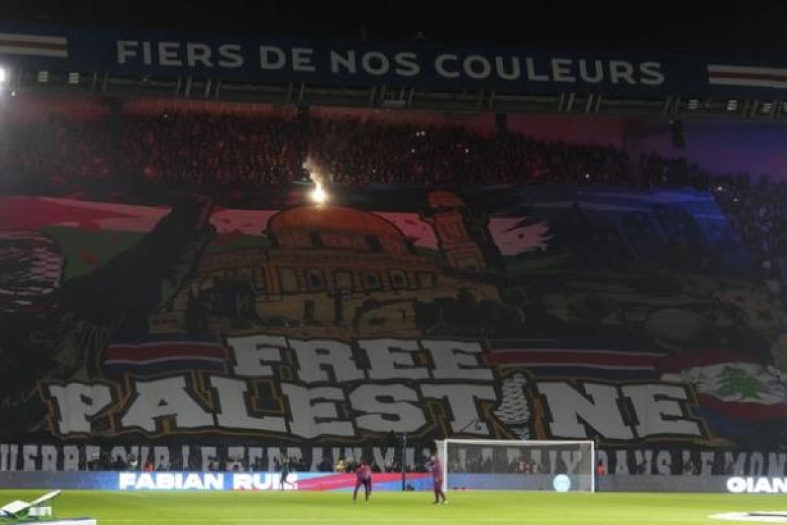 OMONDO SOCIÉTÉ - «Free Palestine» : la banderole polémique des supporters avant PSG-Atlético