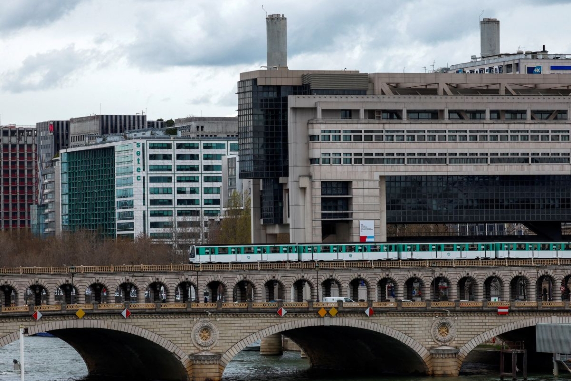 OMONDO ÉCONOMIE - Fermetures de sites industriels en France : le ministre de l'Industrie prévoit des milliers d'emplois menacés