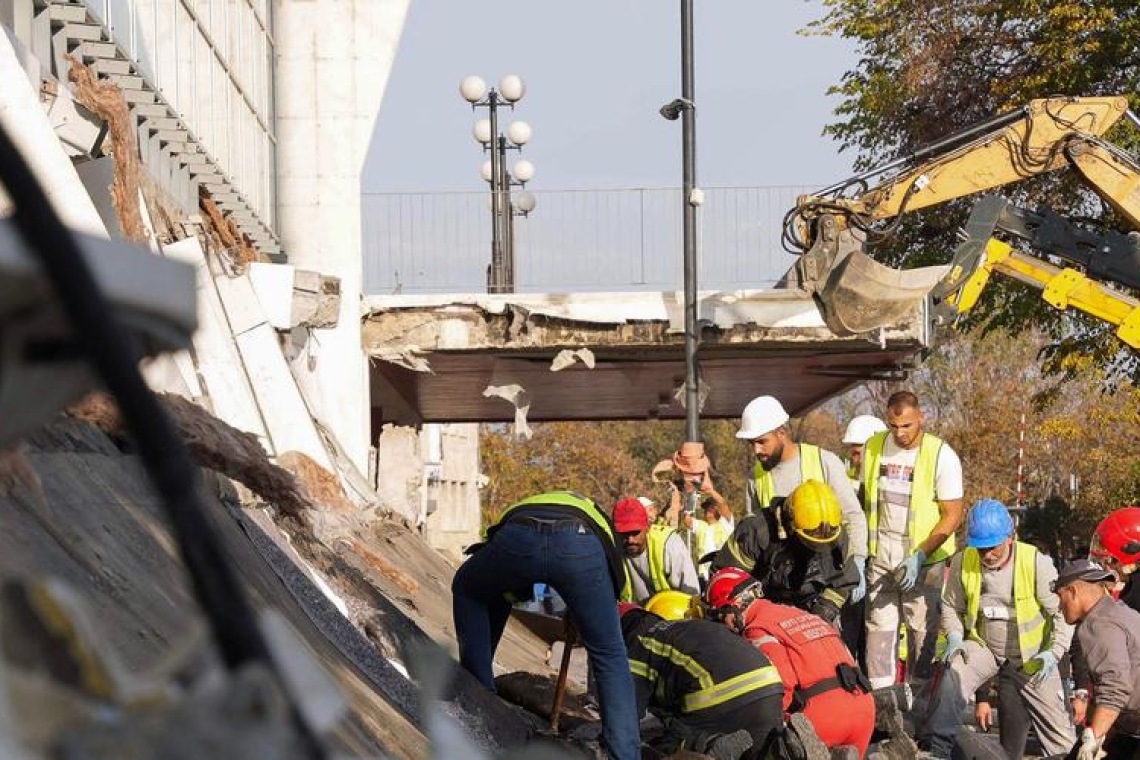 OMONDO FAITS DIVERS - Serbie : 14 morts dans l'effondrement d'un toit de gare, journée de deuil samedi