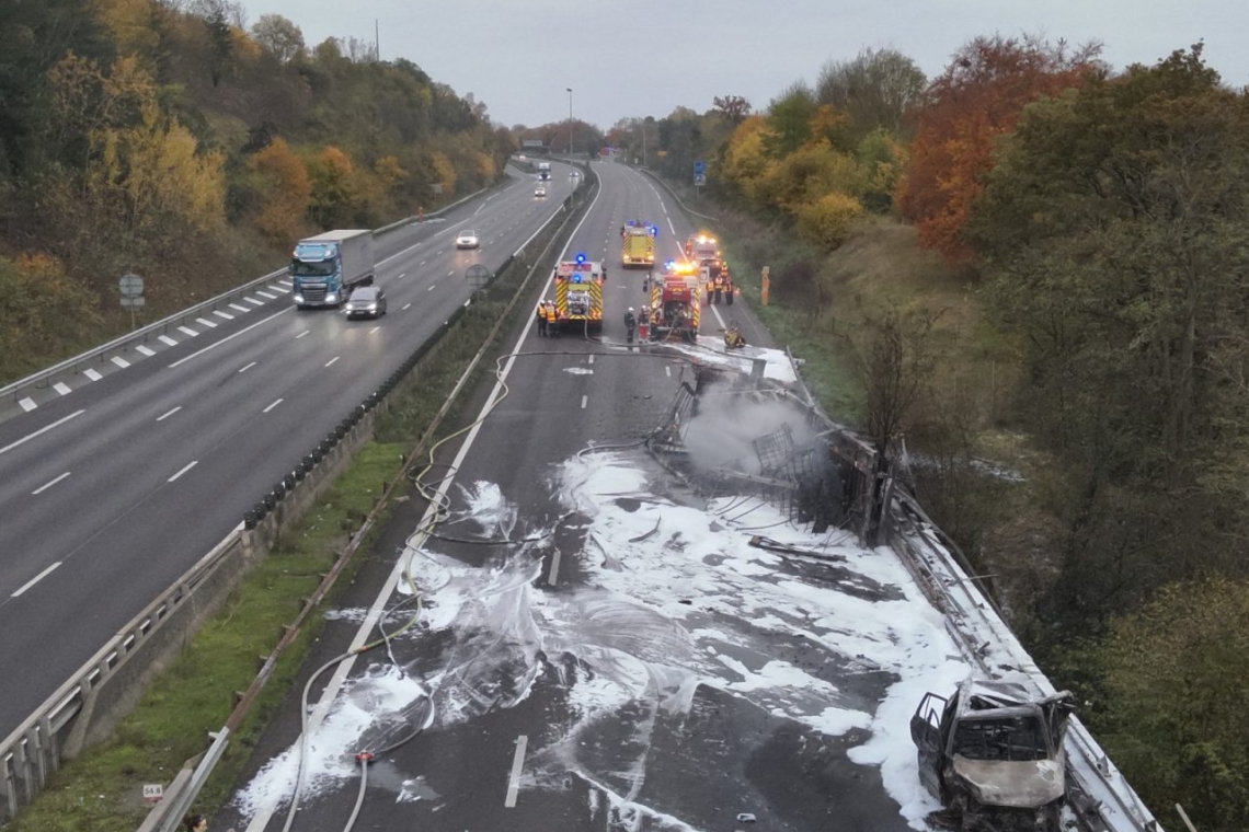 OMONDO FAITS DIVERS - Oise : un camion percute une voiture et s'enflamme sur l'autoroute A1