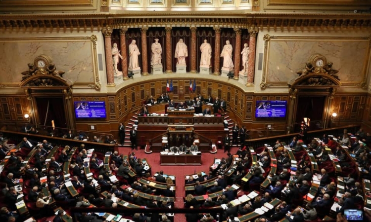 Budget de la Sécurité sociale : le Sénat vote une contribution controversée de 7 heures de travail non rémunéré par an