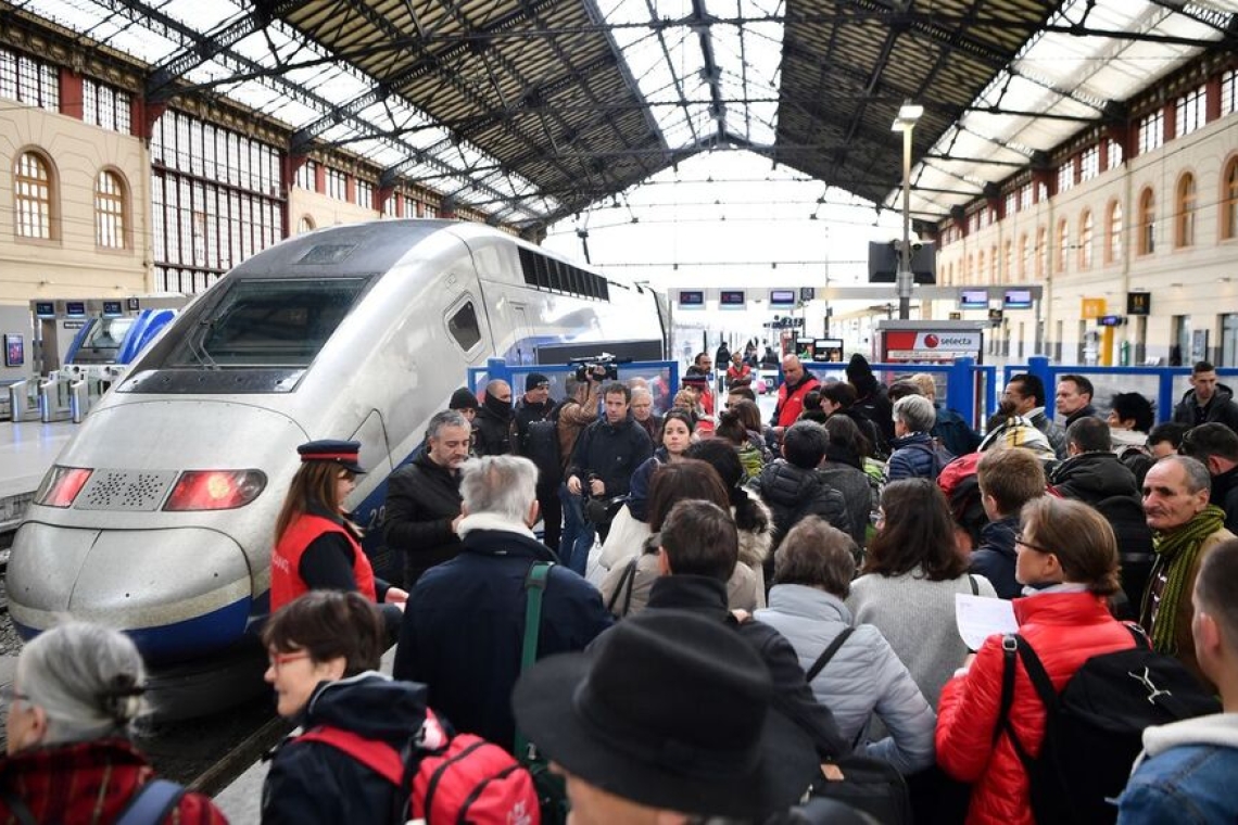 Grève à la SNCF : inquiétudes sur le trafic ferroviaire pendant les fêtes de Noël