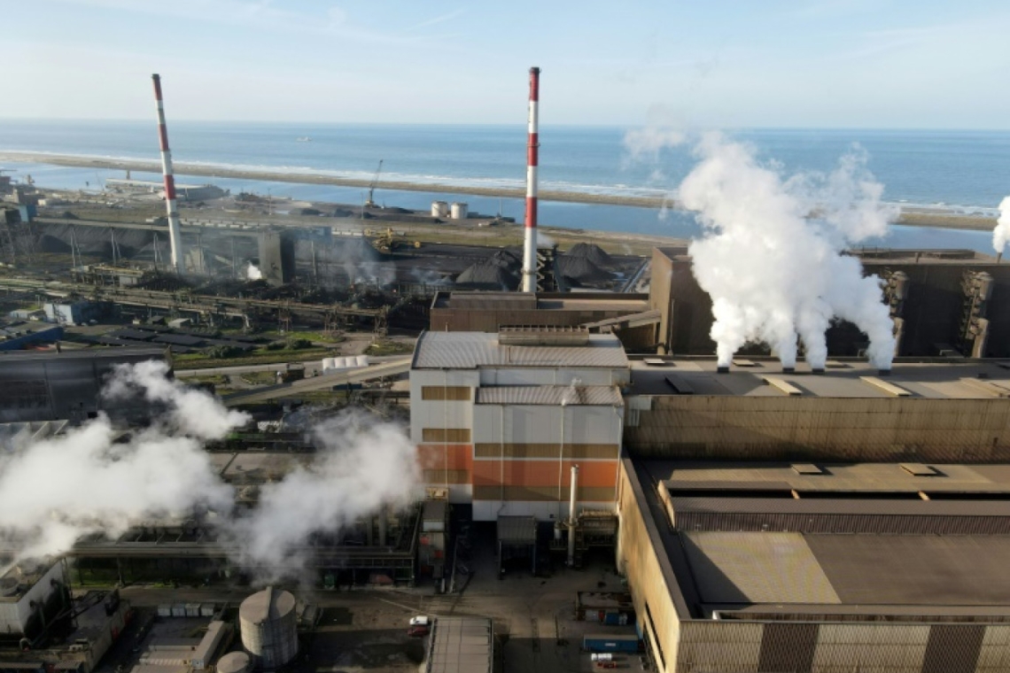 ArcelorMittal retarde son projet d'acier décarboné à Dunkerque : un coup dur pour la transition écologique