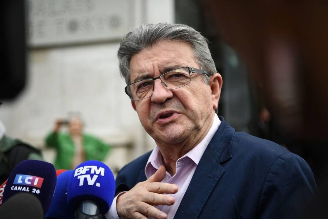 Jean-Luc Mélenchon accuse le Parti socialiste d'organiser "un nouveau socle commun" : analyse des recompositions à gauche