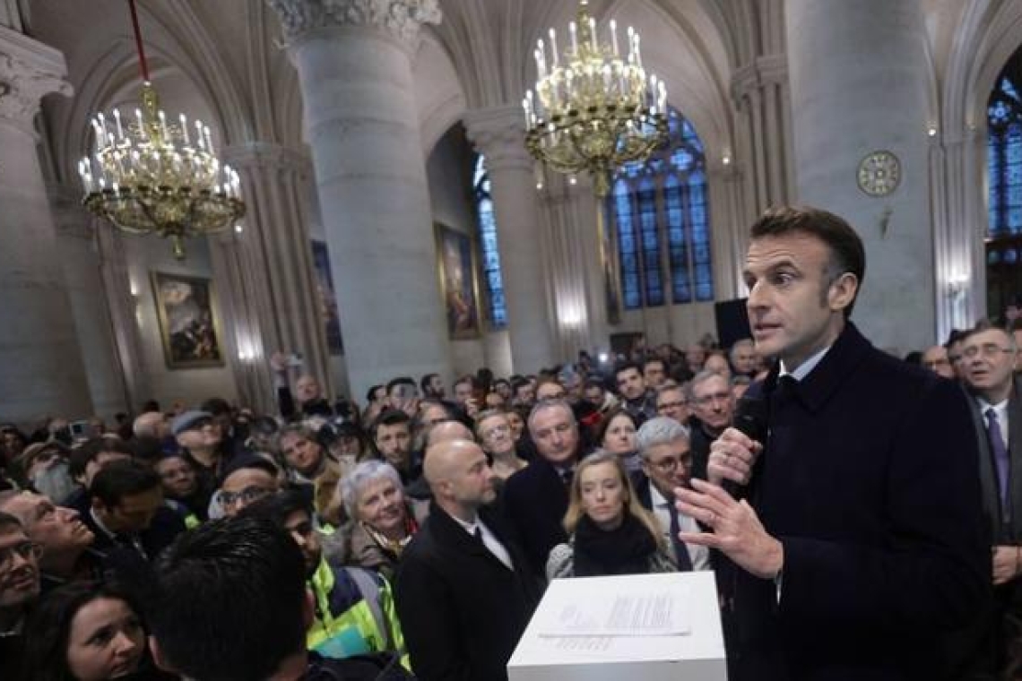 Réouverture de Notre-Dame : Macron salue un "choc d'espérance"