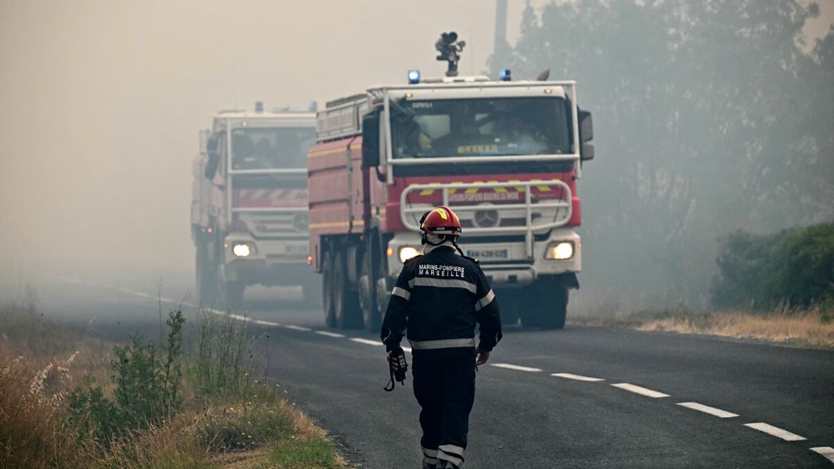 Des-pompiers-luttent-contre-l-incendie-dans-l-Aude-le-6-aout-2025-2119763.jpg