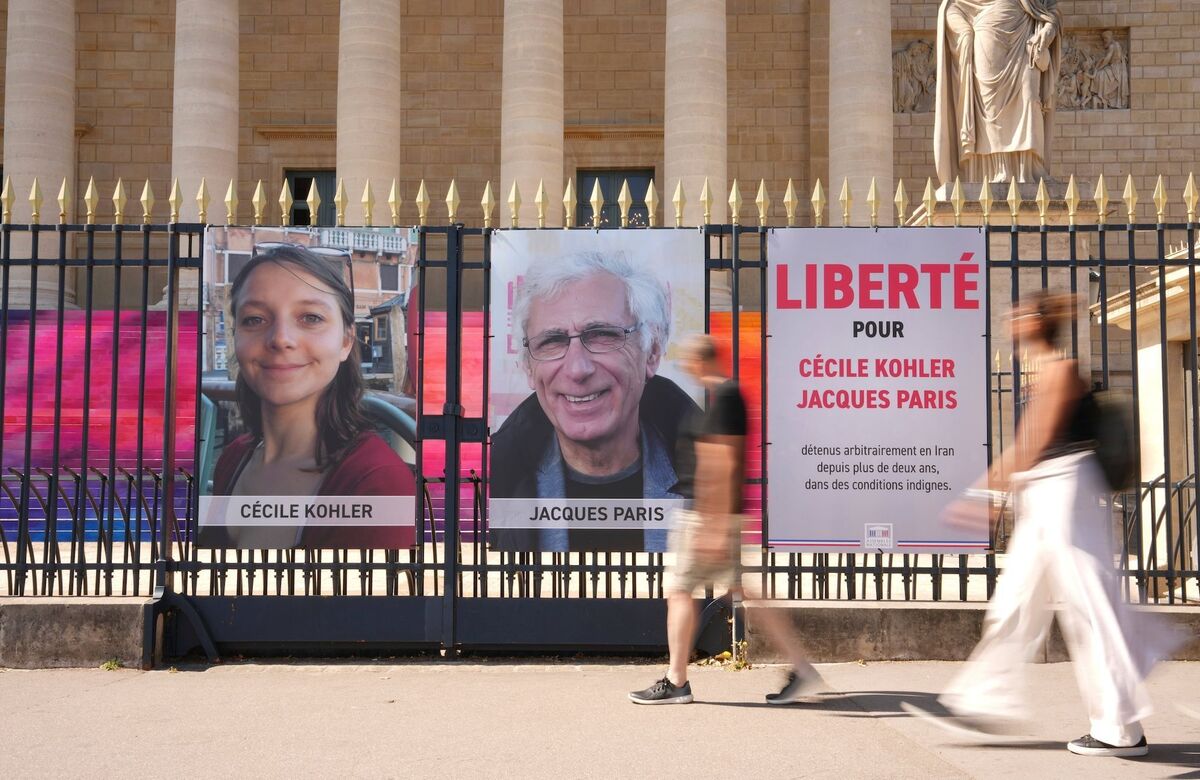 Conditions-de-detention-negociations-Ce-que-l-on-sait-depuis-la-liberation-conditionnelle-de-Cecile-Kohler-et-Jacques-Paris.jpg