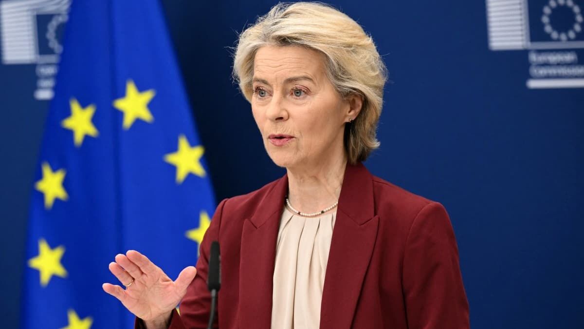 Ursula-von-der-Leyen-le-3-decembre-2025-a-Bruxelles-2194343.jpg