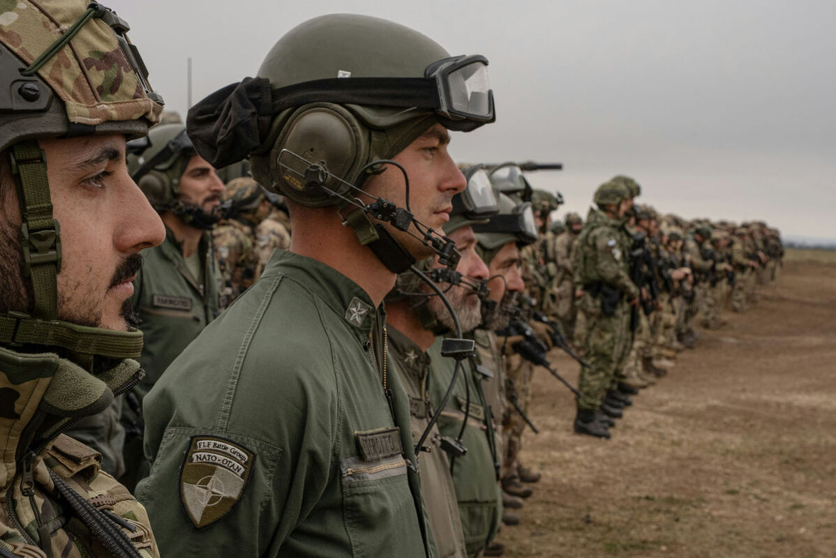 Italian crew stand shoulder to shoulder with their Croatian and Hungarian counterparts. Exercise Adaptive Hussars 2025 was the Hungarian Defence Forces’ largest and most complex military exercise since Hungary’s accession to NATO in 1999. It promoted cooperation between all NATO members contributing to the NATO’s multinational battlegroup in Hungary, and boosted Hungary’s defence capabilities along with NATO defence plans and procedures.
