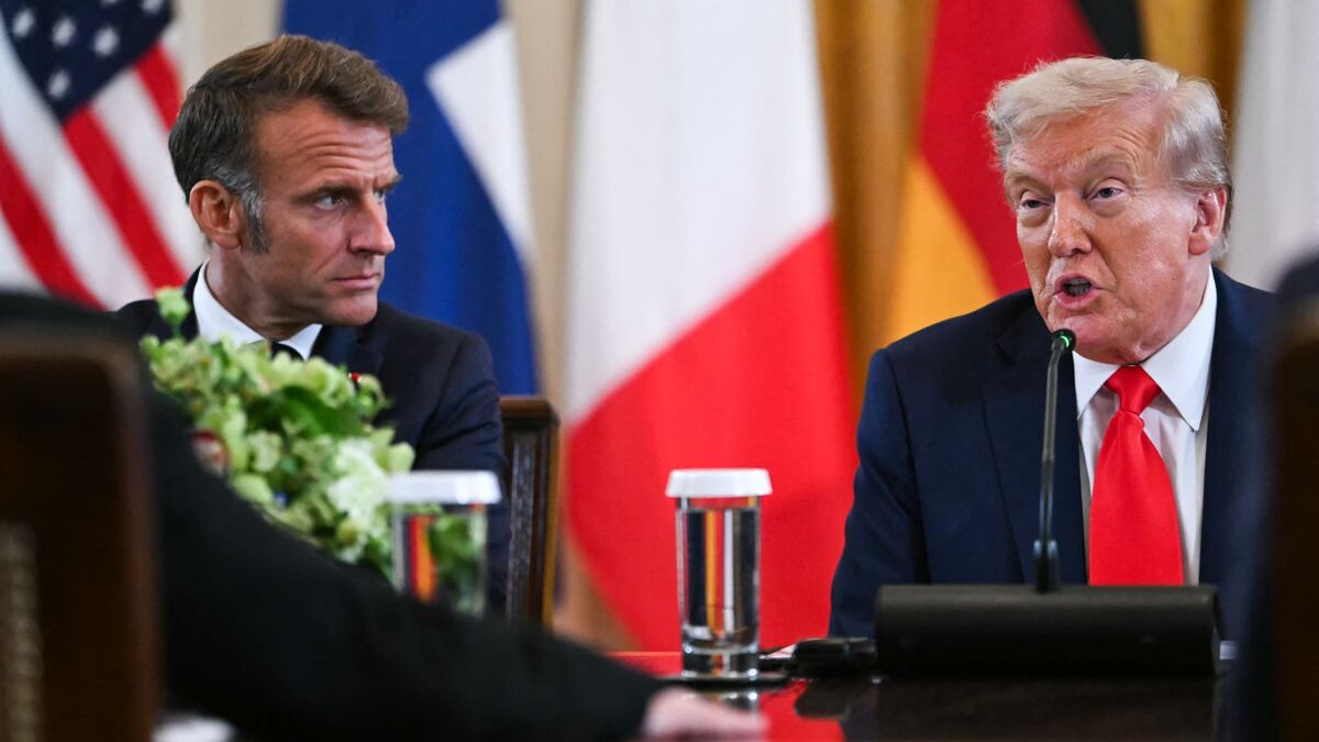 Le-president-ukrainien-Volodymyr-Zelensky-le-president-francais-Emmanuel-Macron-et-le-president-americain-Donald-Trump-a-une-reunion-avec-les-dirigeants-europeens-a-la-Maison-Blanche-a-Washington-DC-le-18-aout-2025-21.jpg