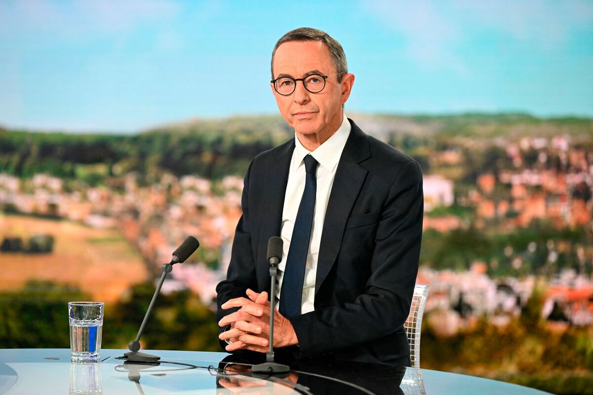 France's Minister of the Interior Bruno Retailleau poses for a picture ahead of an interview on the daily news broadcast 'Le 13 Heures' of French television channel TF1, in Boulogne-Billancourt, outside Paris, on October 6, 2025. France's new prime minister resigned on October 6, 2025 after less than a month in office, sinking the country further into a political crisis and piling pressure on President Emmanuel Macron to find a way out of the deadlock. (Photo by Bertrand GUAY / AFP)