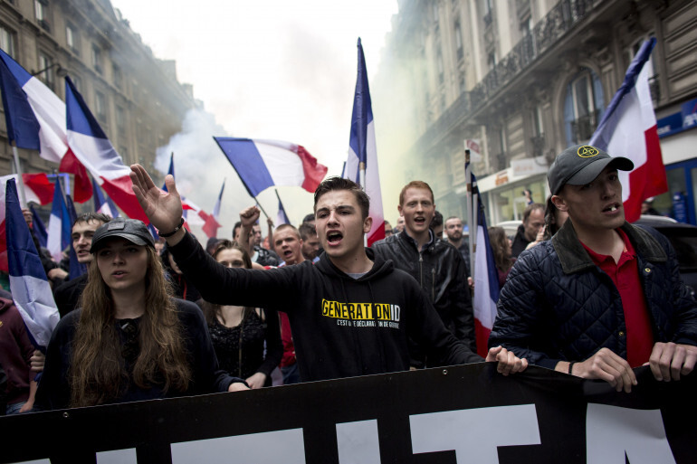 1240607-defile-de-generation-identitaire-a-paris.jpg