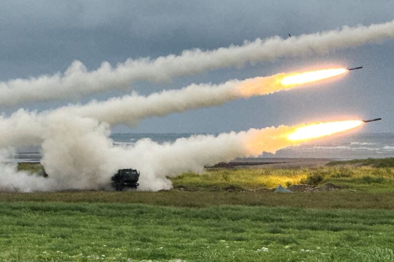 systemes-de-roquettes-d-artillerie-a-haute-mobilite-himars-lors-d-un-exercice-militaire-a-taichung-big.jpg