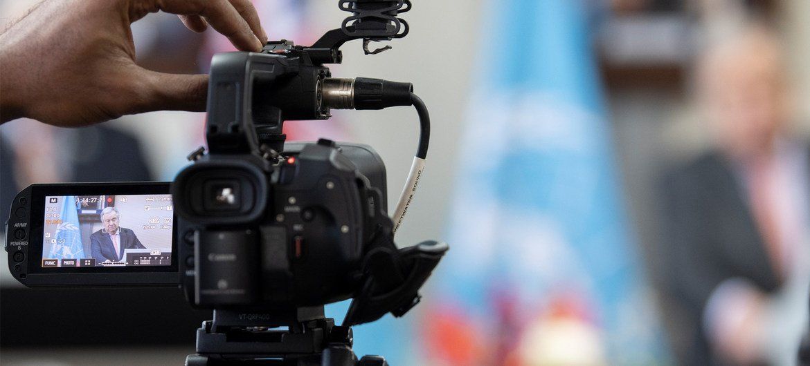 Les nouveaux défis de la liberté de la presse et de l'information à l'ère des réseaux globaux