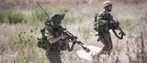 Guerre à Gaza : L'armée israélienne prépare une "offensive décisive" contre le Hezbollah libanais