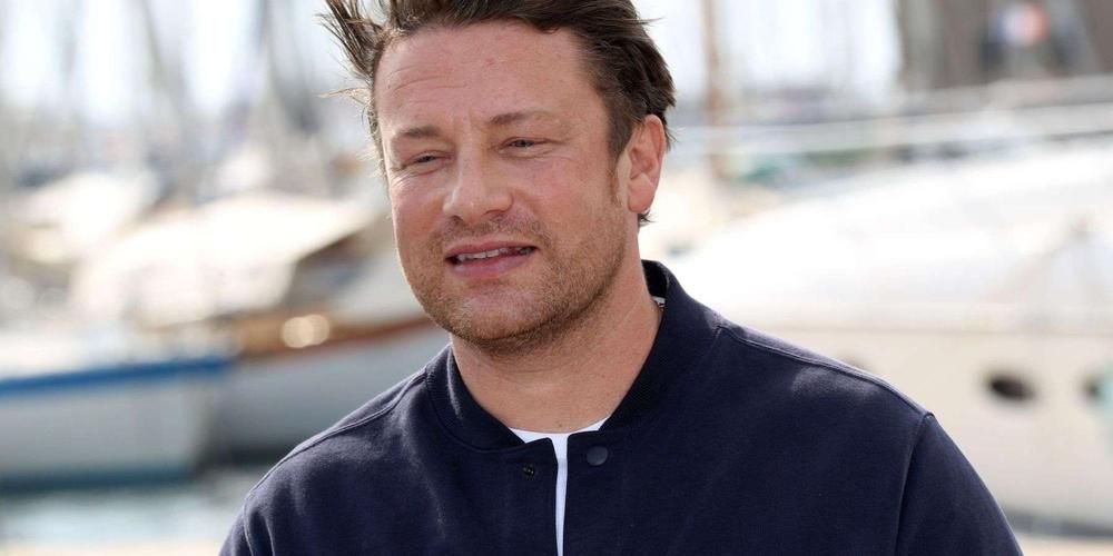 OMONDO CULTURE - Jamie Oliver retire son livre pour enfants après des critiques d'aborigènes australiens : un débat sur la représentation culturelle