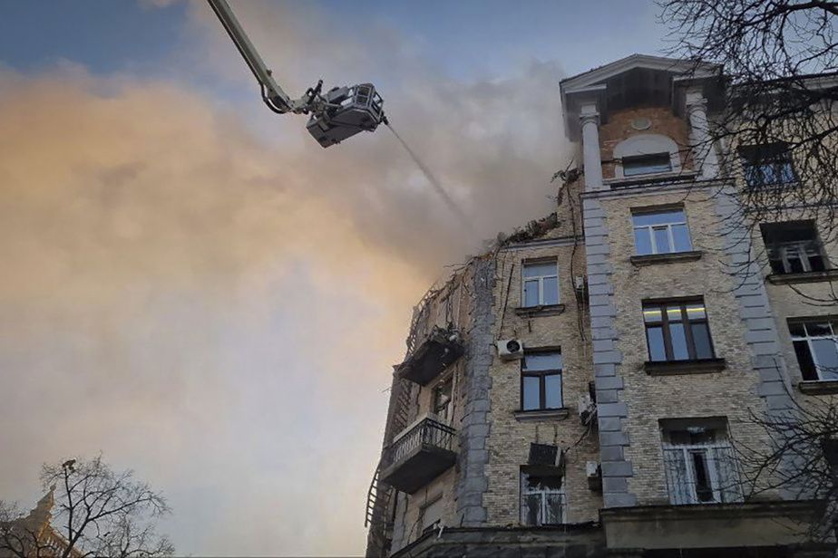Ukraine : Le bilan de la frappe de drones russes sur le centre de Kiev monte à deux morts