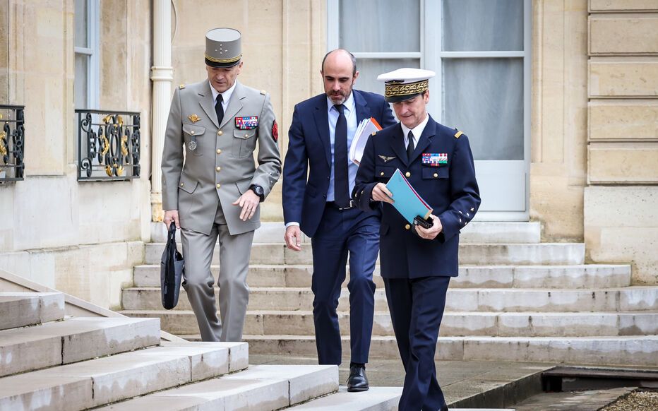 Présidentielle en Roumanie : polémique autour de la venue du patron de la DGSE française
