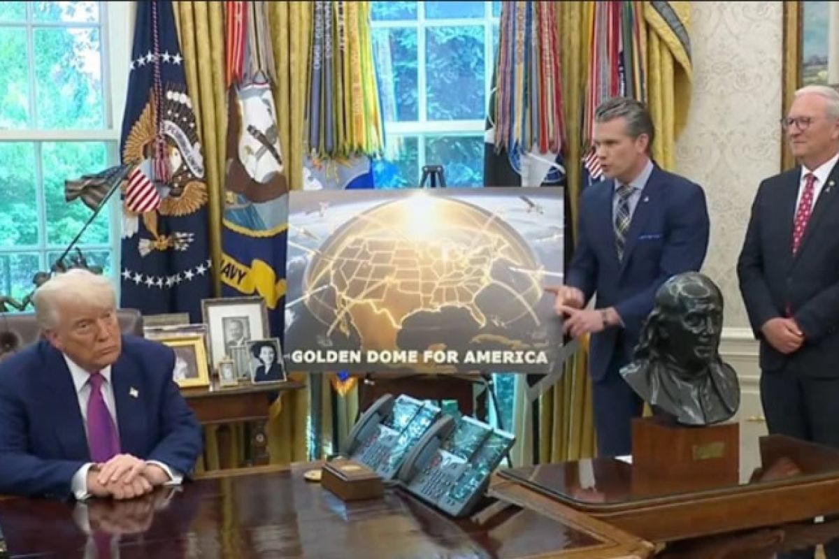 Stratégique Introduction : Le Crépuscule des Certitudes En ce printemps 2026, l’architecture de sécurité européenne ressemble à un chantier à ciel ouvert sous un orage médiatique et militaire. Depuis les bureaux de l'OTAN à Bruxelles jusqu'aux chancelleries de Paris et Berlin, une question brûle toutes les lèvres : l’Europe peut-elle encore confier les clés de sa maison à un oncle Sam de plus en plus imprévisible ? Omondo Info plonge au cœur des rapports classifiés pour comprendre pourquoi l'équilibre européen n'a jamais été aussi précaire. I. La Fin de l'Insouciance Budgétaire Pendant des décennies, l'Europe a vécu sous le "parapluie" américain, investissant ses dividendes de la paix dans l'État-providence plutôt que dans les canons. En 2026, ce modèle est mort. Le Pr Meryl, dans son analyse pour Omondo Eco, souligne que les dépenses militaires de l'UE ont bondi de 40% en deux ans. Pourtant, cette manne financière ne suffit pas à combler le retard technologique. L'Europe achète américain (F-35, systèmes Patriot) pour parer au plus pressé, ce qui paradoxalement freine l'émergence d'une industrie de défense purement continentale. II. Le Pivot Américain : L'Europe, Variable d'Ajustement ? Washington ne s'en cache plus : sa priorité absolue est l'Indopacifique. Pour les stratèges du Pentagone, l'Europe doit devenir son propre "premier répondant". Cette pression de Washington crée une ligne de fracture au sein de l'Union. D'un côté, la Pologne et les pays Baltes, qui exigent une présence américaine permanente ; de l'autre, une France qui prône l'autonomie stratégique. Comment maintenir l'unité quand les menaces ne sont pas perçues de la même manière à Varsovie qu'à Madrid ? III. L'Intégration de l'IA dans la Défense : Le Nouveau Champ de Bataille La sécurité en 2026 ne se joue plus seulement sur le terrain, mais dans le "Cloud". Les systèmes de défense européens sont-ils interopérables ? Les récentes failles détectées dans les réseaux de communication montrent que la dépendance aux infrastructures numériques extra-européennes est le talon d'Achille de l'Union. Christian Sabba Wilson rappelle que "la souveraineté sans serveurs n'est qu'une illusion". Conclusion : Vers une Armée Européenne de Facto ? L'équilibre est difficile, mais nécessaire. Soit l'Europe parvient à transformer l'OTAN en un partenariat d'égaux, soit elle risque la marginalisation historique. Le sommet prévu à la fin du mois sera décisif.