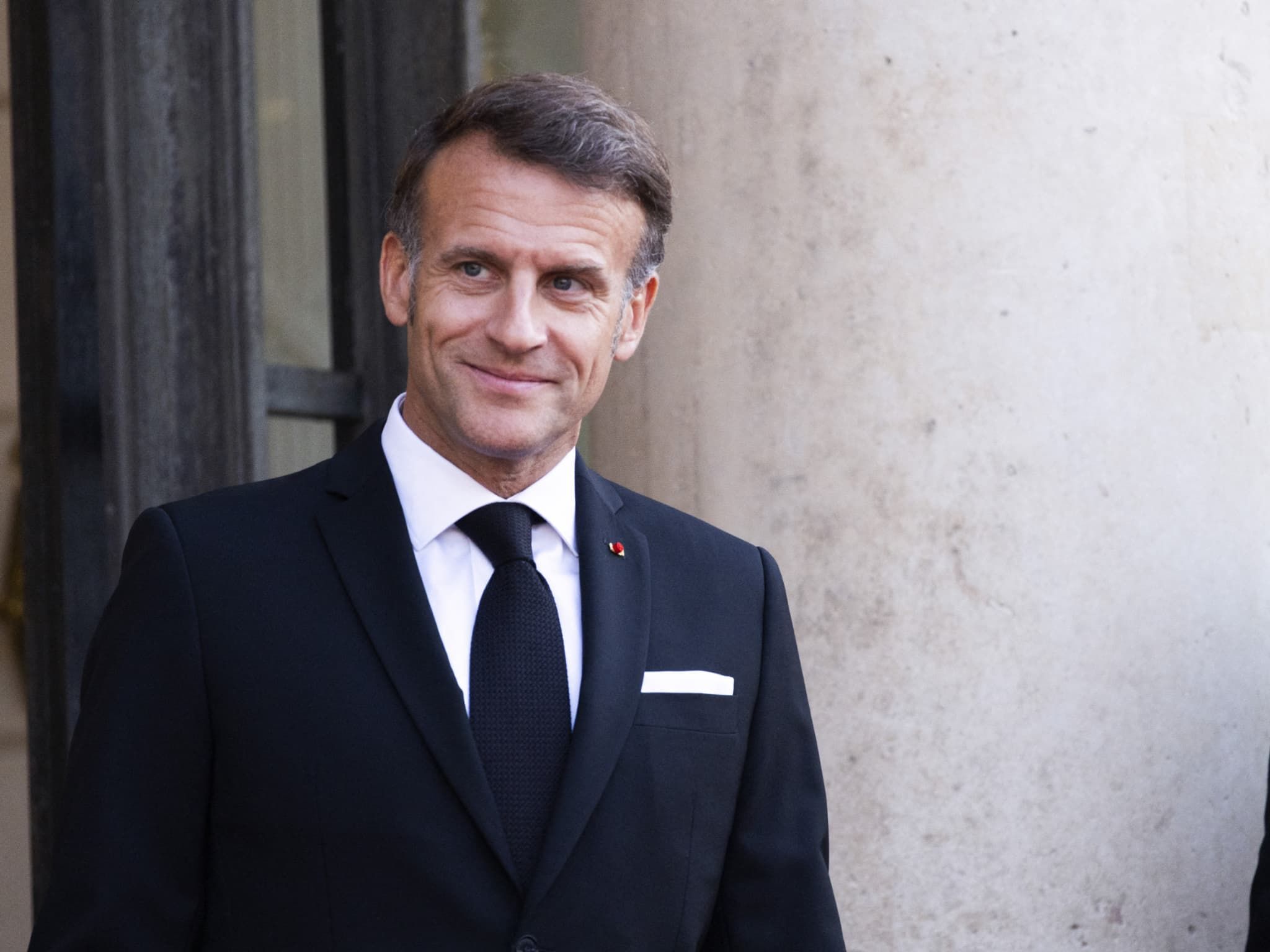Sécheresse, Inflation et Fermeture de Classes : Une Rentrée 2026 sous Haute Tension pour Emmanuel Macron