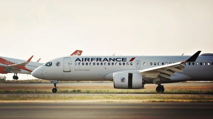 OMONDO ÉCONOMIE - Air France augmente ses prix avant l'adoption de l'amendement sur la taxe de solidarité
