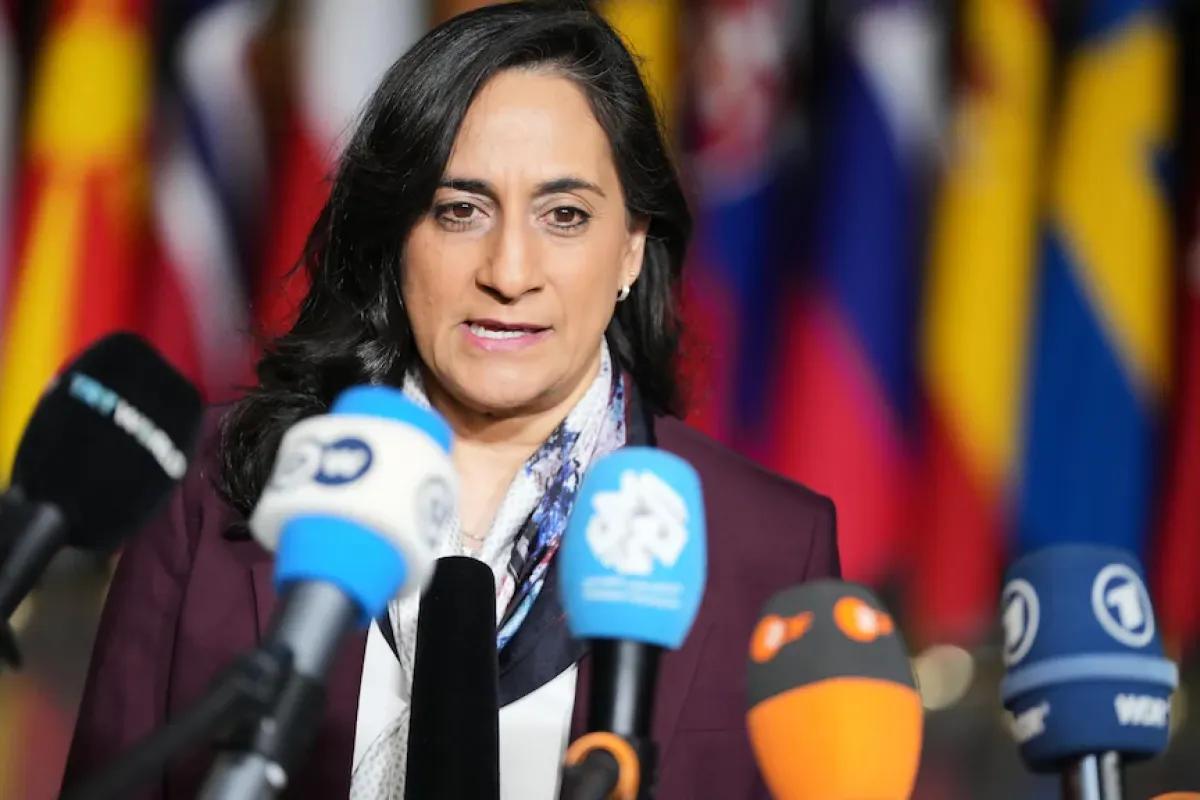 Diplomatie humanitaire : Anita Anand et le Cardinal Parolin au chevet de l'Ukraine au Vatican