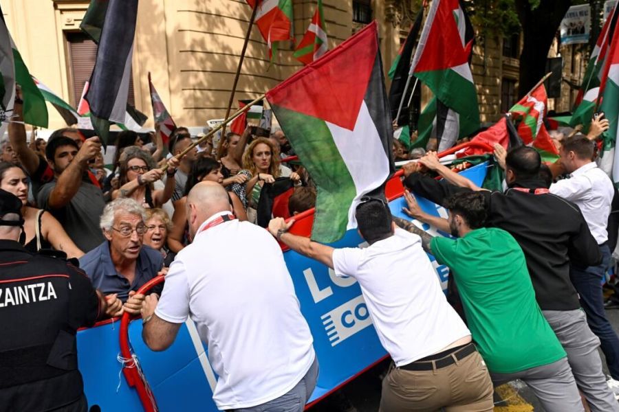 Tour d’Espagne 2025 : la 11ᵉ étape interrompue à Bilbao après des manifestations pro-palestiniennes