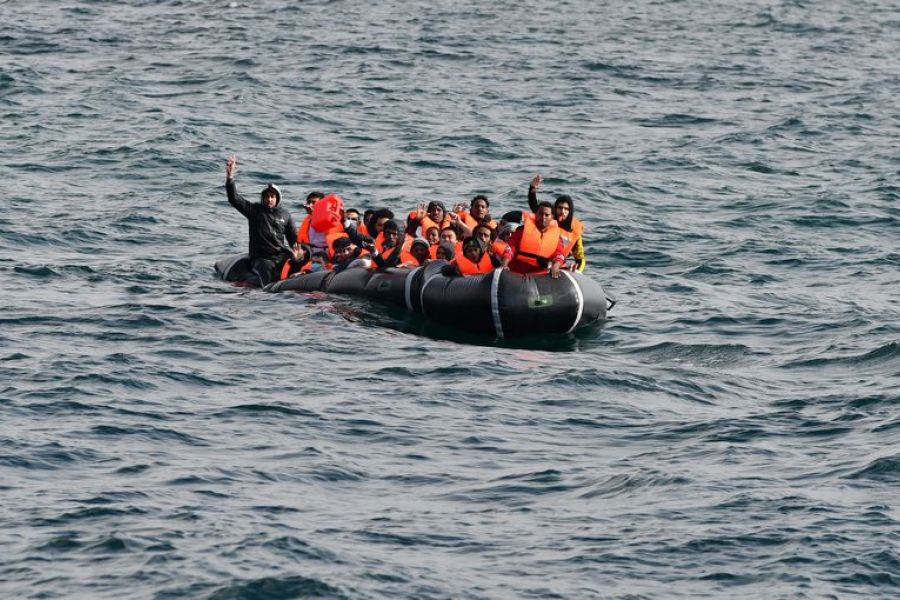 Calais : un migrant meurt dans le naufrage d’une embarcation
