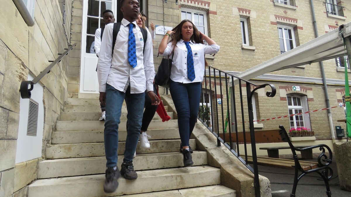 Réforme de l’école – le gouvernement relance le débat sur l’uniforme obligatoire